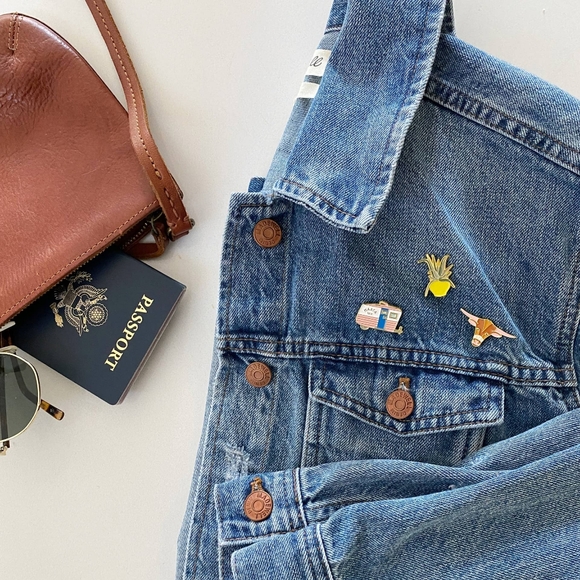 Austin Longhorn Pin - Picture 2 of 2